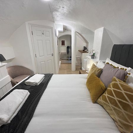 4 Berkeley Square I Your Apartment ブリストル 部屋 写真