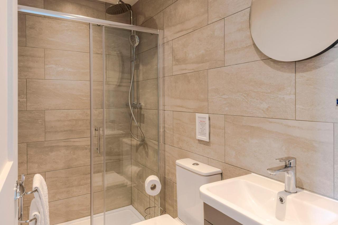 4 Berkeley Square I Your Apartment ブリストル エクステリア 写真