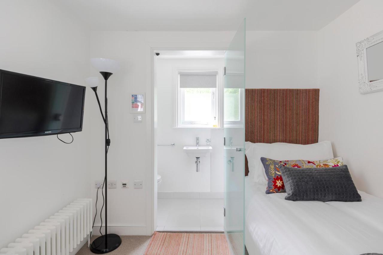 4 Berkeley Square I Your Apartment ブリストル 部屋 写真