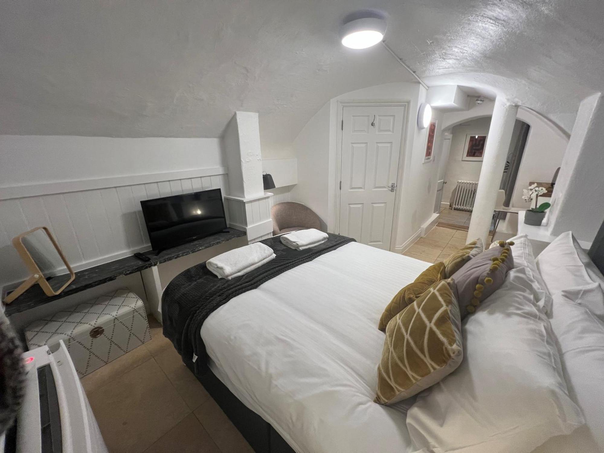 4 Berkeley Square I Your Apartment ブリストル 部屋 写真