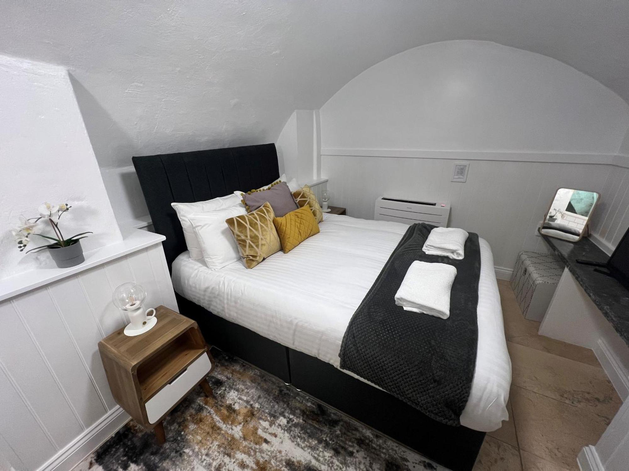 4 Berkeley Square I Your Apartment ブリストル 部屋 写真